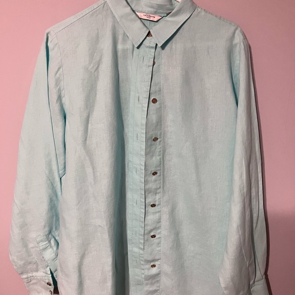 Liz Claiborne Tops - Liz Claiborne Light Blue women’s botton up